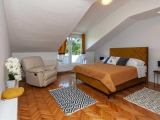 Villa Green Castle - Five bedroom villa with swimming pool - Zadvarje - 7