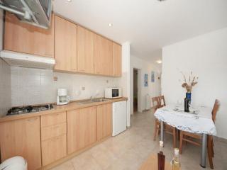 Bertie's Lodge - Two Bedroom Apartment with Terrace and Sea View A1 - Smokvica - 7