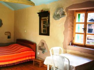 Lavender Cottage-Two Bedroom Holiday Cottage with Terrace - 8