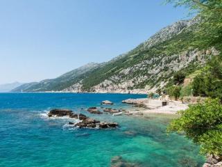 Apartments Villa Dinga -Borak - Two Bedroom Apartment with Terrace No 1 - 2