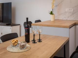 Apartments Tomas- Standard One Bedroom Apartment with Balcony A2 - 2