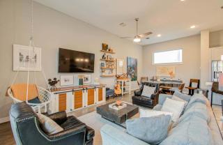 Modern Luxury 3-BD Mins to DT w Rooftop - Houston - 8