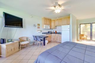 Walk to Beach Ocean-View Maunaloa Studio - 2