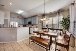 Heart of Grand Prairie 4BD with Pool & Game Room - Arlington - 8