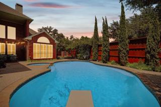 Elegant & Luxurious 4BD Living w Pool Patio BBQ - Plano - 0
