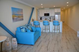 The Sands Hotel - Sauble Beach - 4