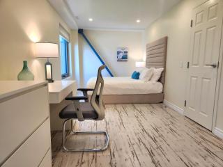 The Sands Hotel - Sauble Beach - 5