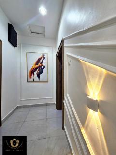 2 Bed Apartment 6 - Chic Benin City Hideaway - Benin City - 1