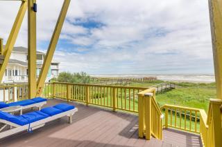 Oceanfront Home with Beach Access in Galveston - 9