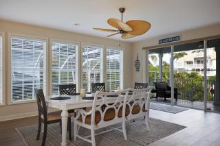 Dockside Retreat Gorgeous Canal Villa with Heated Pool - Sanibel - 6