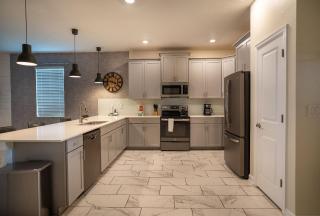 Private and Luxurious Corner 8BD Lot w/Golf View - Davenport - 2