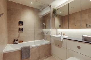 Elegant 2-Bedroom Flat Near London Bridge - Perfect Location with Easy City Access - Londra - 7