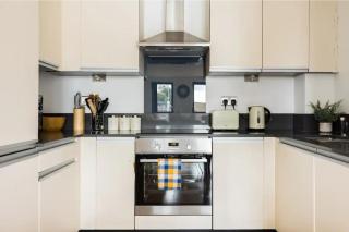 Elegant 2-Bedroom Flat Near London Bridge - Perfect Location with Easy City Access - Londra - 8