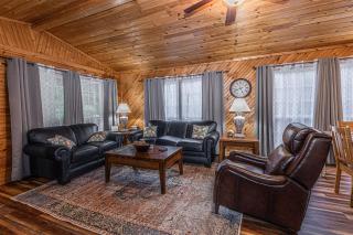 Escape to the serene Diamond Creek Cabin - 5