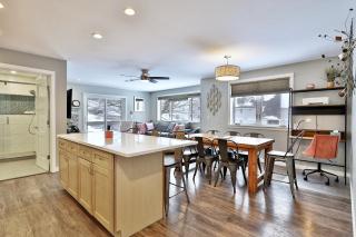 Beautifully Renovated 2 Room, 2 Bath Suite in Killington - Shuttle and Summer Pool! 542 - Killington - 8
