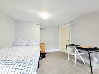Budget Bed Room near Downtown Inner Harbor w Free Parking - Baltimore - 6