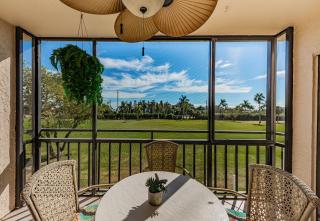 La Puerta Bright and Sunny Golf Course Villa - 9