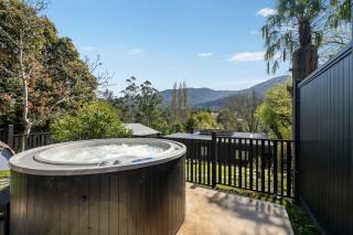Station Penthouse with Private Spa - Warburton - 6