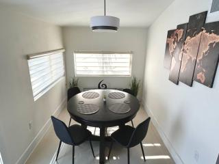 Modern Home w Jacuzzi Near Wynwood-Design District-MIA Airport - 7