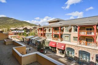 Sundial hotel room in Canyons Village, patio, outdoor pool/hot tub, walk to hiking/biking C216A - Park City - 5