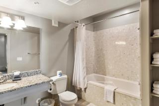 Sunrise Resort Room #106 - 8