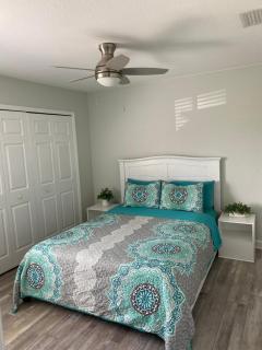 Family Retreat in Tropical Oasis - North Port - 1
