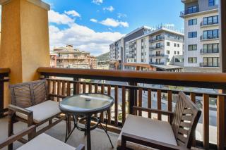 Unequalled Ski in Out Location Next to Gondola, Sundial 1Br, Pool, Hot tubs, Condo Nast Winner C216B - Park City - 4