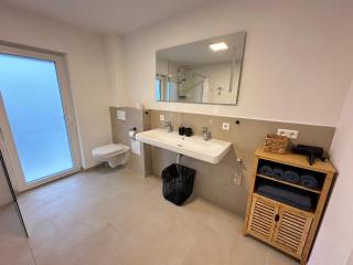 AB2 Luxuriöse EG-Wohnung mit Gartenblick & Garage - 3 Min zur S-Bahn - Nähe Messe Stuttgart, Daimler & IBM - Ideal für Familien & Geschäftsreisende - Ehningen - 3