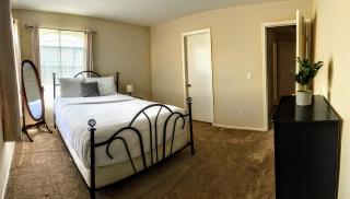 Extended Stay 3 Bedrooms Cozy Townhouse Living - 0