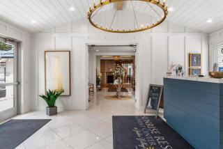 Sunrise Resort Room #106 - 2