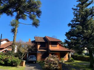 Sobrado do Lago Gramado - Localizado em um Bairro Nobre e arborizado - Gramado - 2
