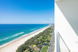 Endless Blue - Stunning Beachfront Living with Pool - 3