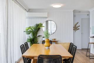 Ocean's 14th - Beachfront Resort-style Living - Gold Coast - 1
