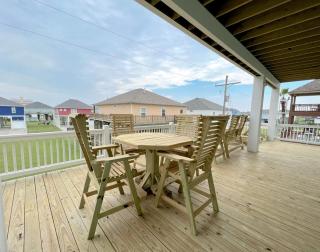 On Deck Crystal Beach Home home - Crystal Beach - 8