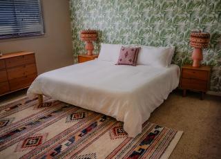 1 Mile to Texas A&M & Kyle Field - 5BD with Pingpong Table, Firepit and parking for 8 cars! - College Station - 1