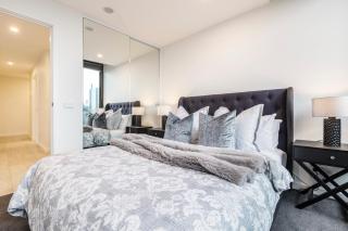 Little French Apartment With Wrap-Around Balcony - Melbourne - 7