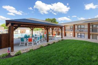 Downtown Indoor Outdoor Pool Fitness Center - 7