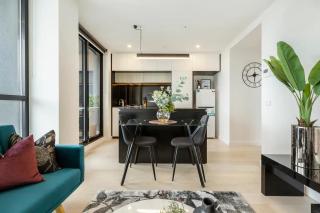 Stylish Southbank Apt Sweeping Bay & City Views - Melbourne - 9