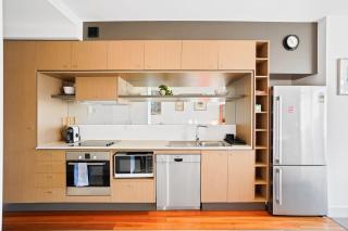 W30 - Sparkling North Melbourne Gem with parking - 7