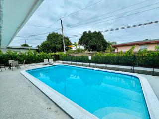 Tropical Villa Pool Courtyard & Garden View - Fort Lauderdale - 1