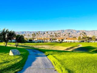 Desert Falls Getaway, Pets OK, Heated Pool and Spa,Golf - Palm Desert - 7