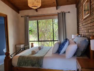 Ocean Breeze - Sleeps 12 - Pet Friendly - Scamander - 5
