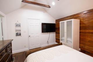 The Caroline Suite - 2