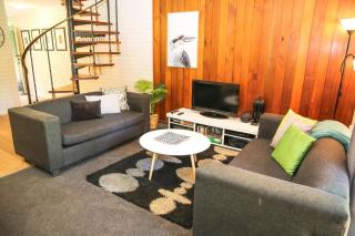 Cedar Holiday Units - Apartment 4 - Bright - 0