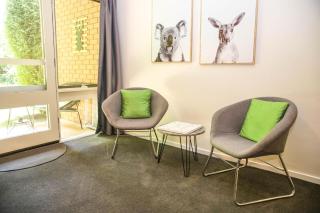 Cedar Holiday Units - Apartment 4 - Bright - 5