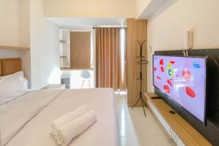 Relaxing and Cozy Studio Tokyo Riverside PIK 2 Apartment By Travelio - Rawalembang - 6