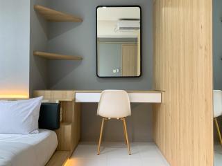 Comfortable and Spacious 1BR Tokyo Riverside PIK 2 Apartment By Travelio - Rawalembang - 8