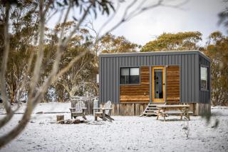 Big Yard Escapes - Two Off-Grid Tiny Houses on the Mowamba River - Jindabyne - 8