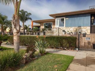Beachtown Bella 2 bed Ocean View - Oceanside - 2