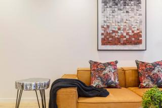 St Kilda Meets NYC New York-style Apt Parking - 4